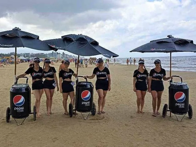 Estrutura completa montada na areia de Atlântida