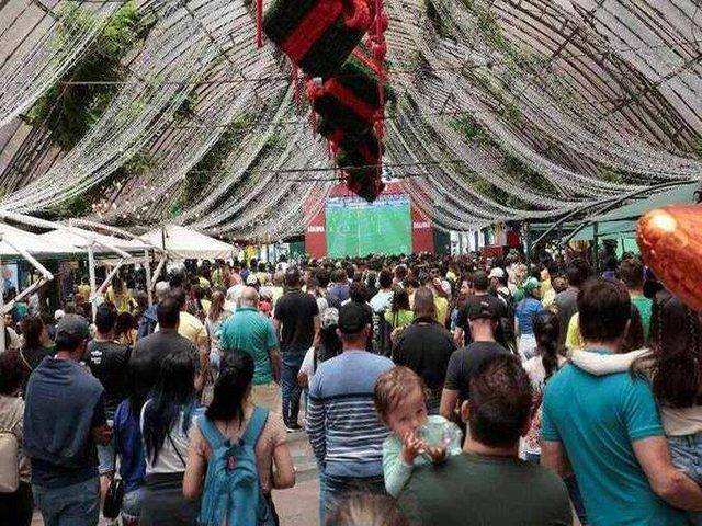 Arena lotada: 12,5 mil pessoas torcendo pelo Brasil